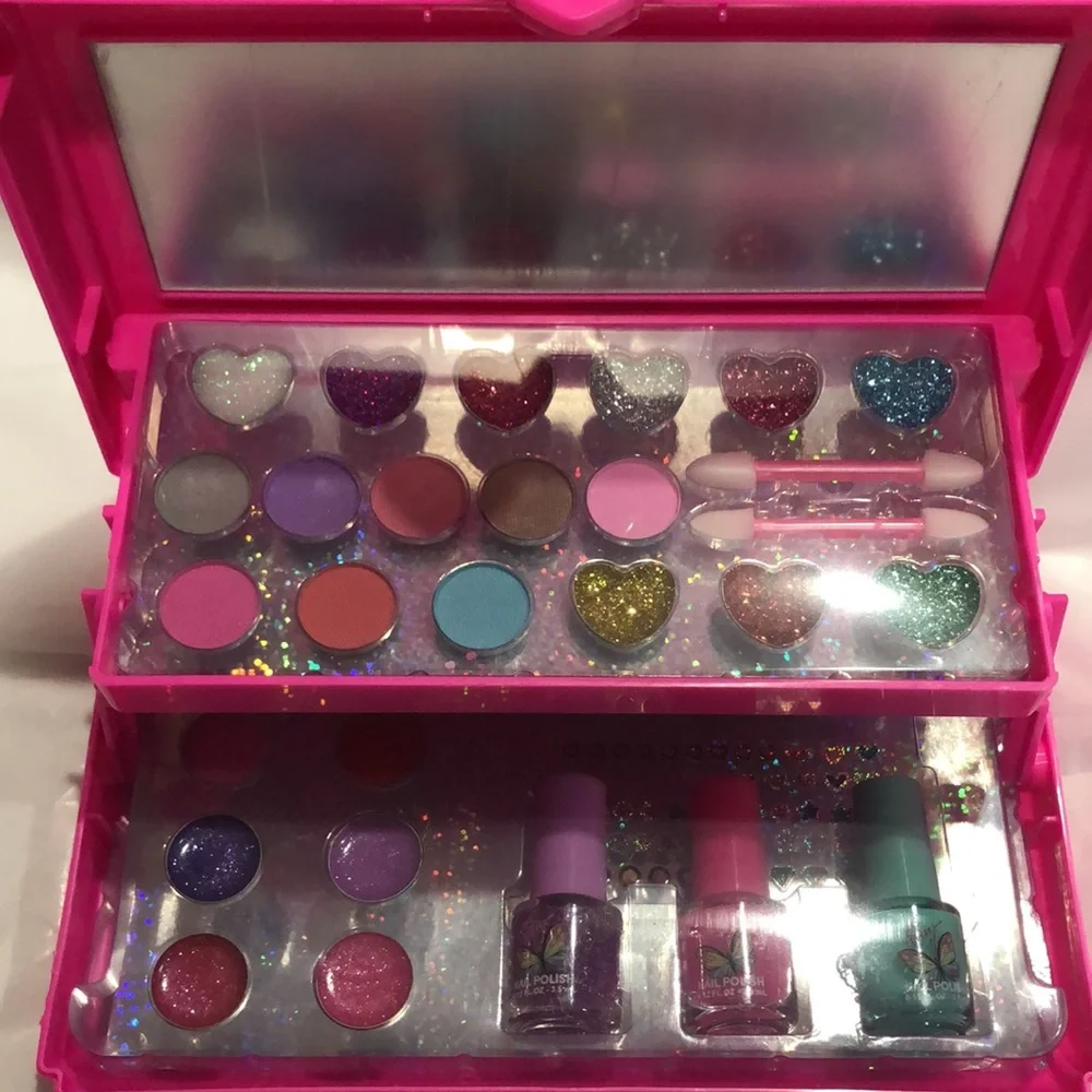 Betsey Johnson Kids Pink Dream Big Total Makeup‎ Beauty Clutch case